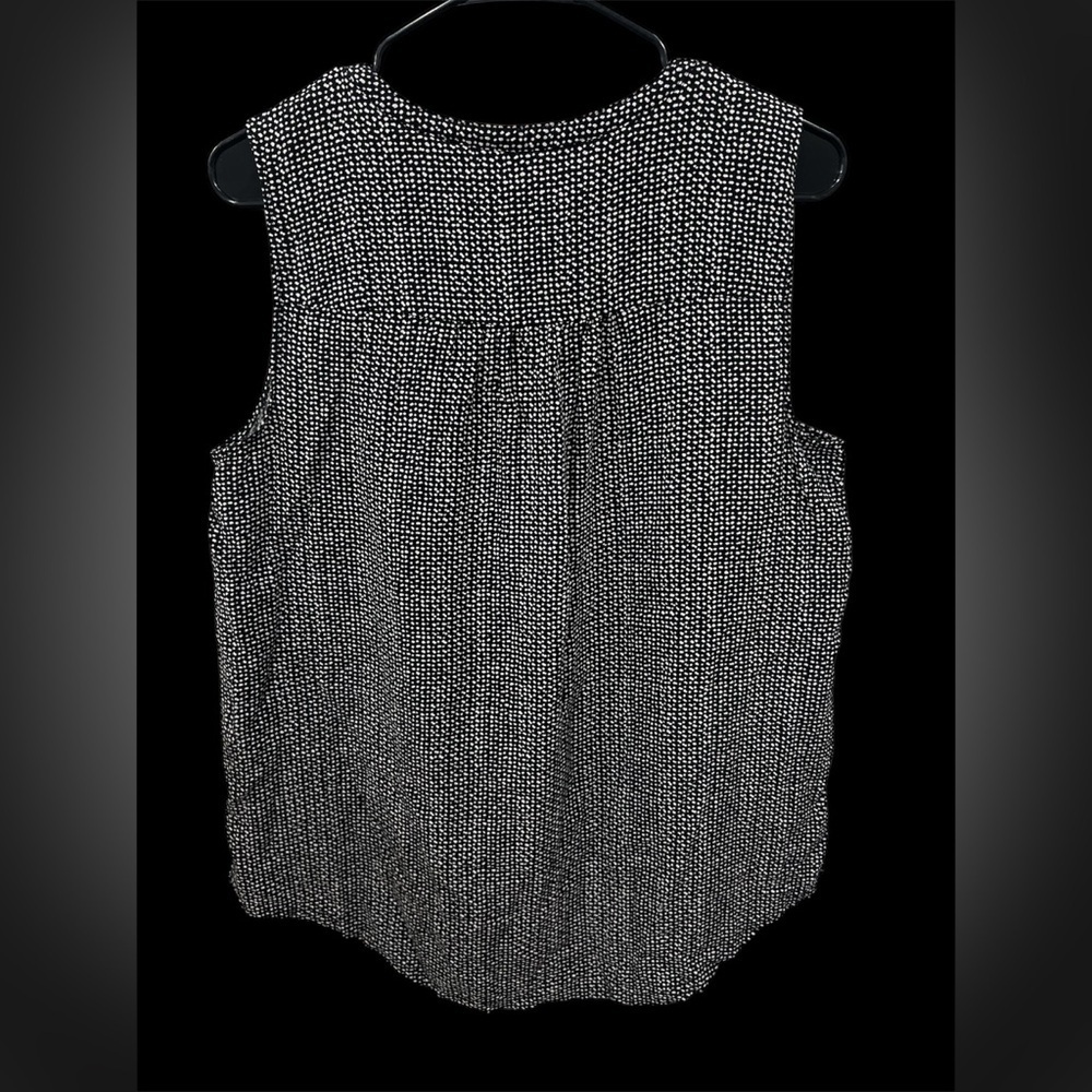 Liz Claiborne Gray Sleeveless Boxy Blouse - Picture 3 of 3